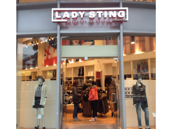 Lady Sting 0